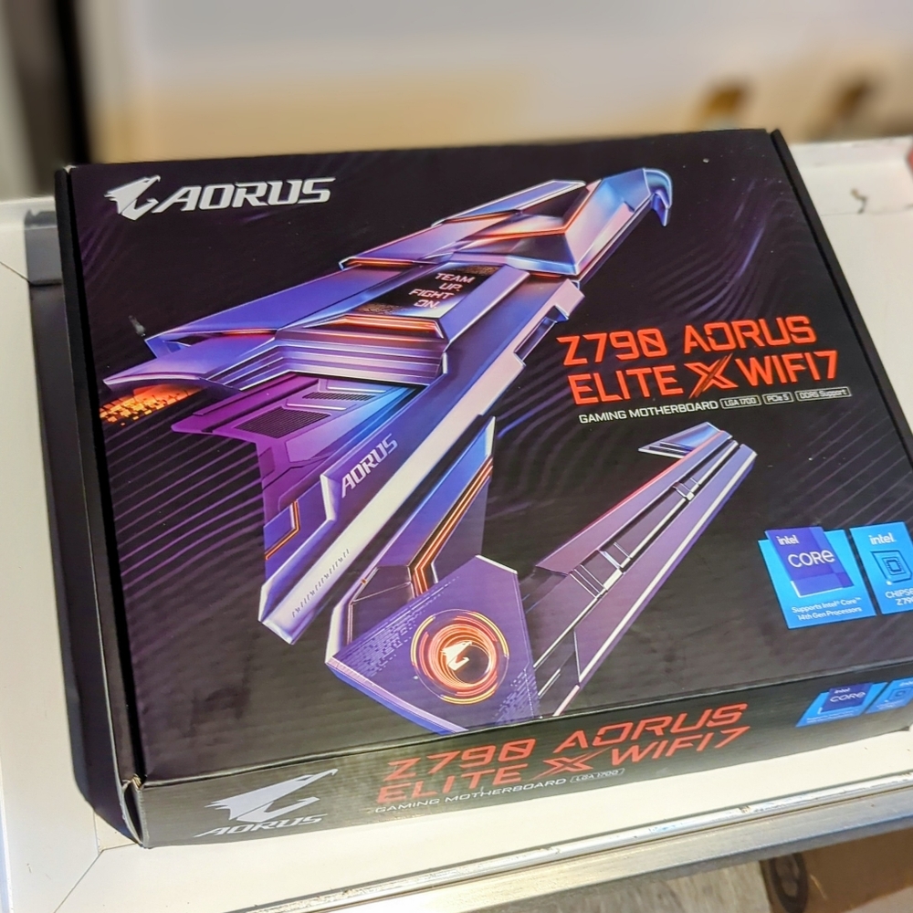 GIGABYTE AORUS Z790 Elite AX WIFI Black and Purple Motherboard Box